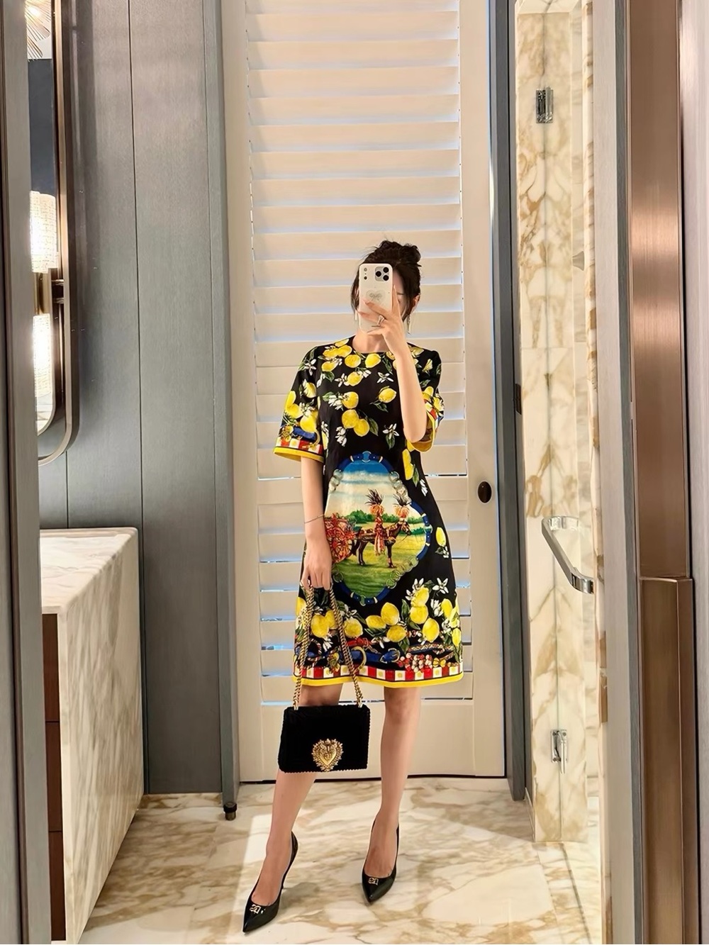 Luxury Boutique-quality Lemon Print Short Sleeve Shift Dress